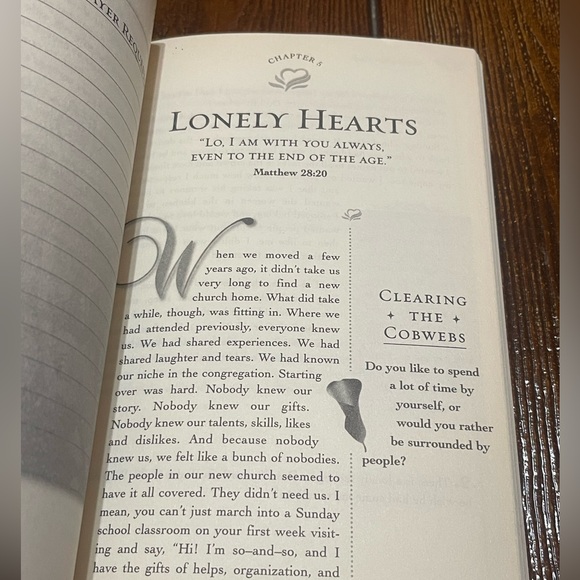 Managing Your Moods (Women of Faith Study Guide Series) Paperback – 2004 - Picture 4 of 6